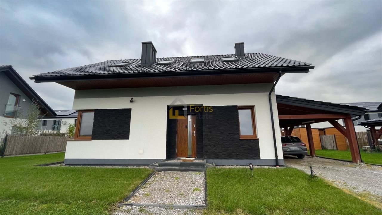 dom wolnostojący, 5 pokoi Kłaj. Zdjęcie 1