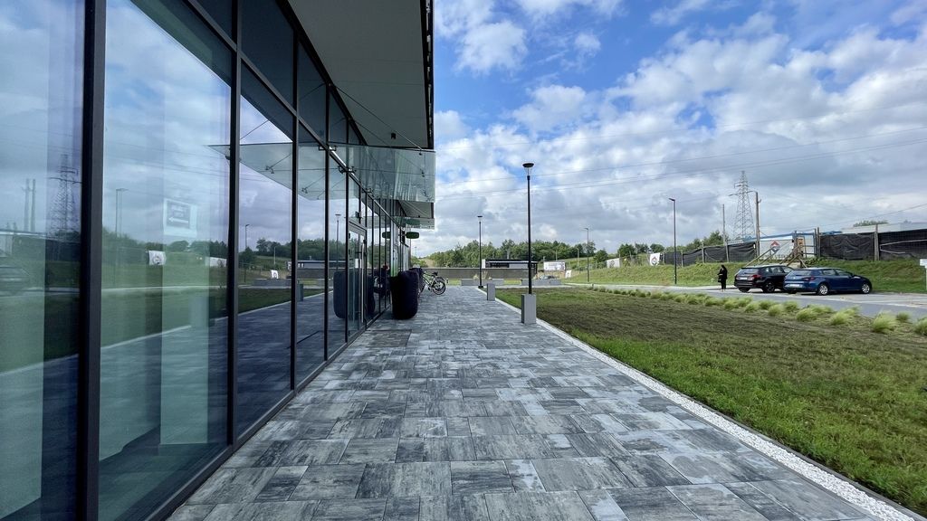 Biuro Rzeszów, rondo im. Żołnierzy 10 Sudeckiej Dywizji Piechoty. Zdjęcie 5