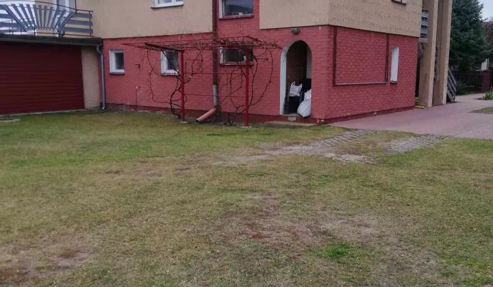 dom wolnostojący, 7 pokoi Moszczanka