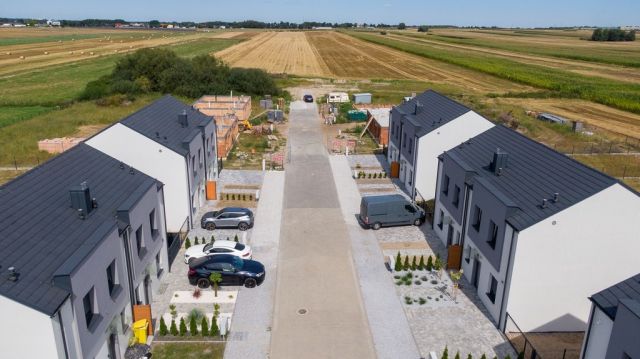 bliźniak, 4 pokoje Ostrów Wielkopolski, ul. Wierzbowa. Zdjęcie 3