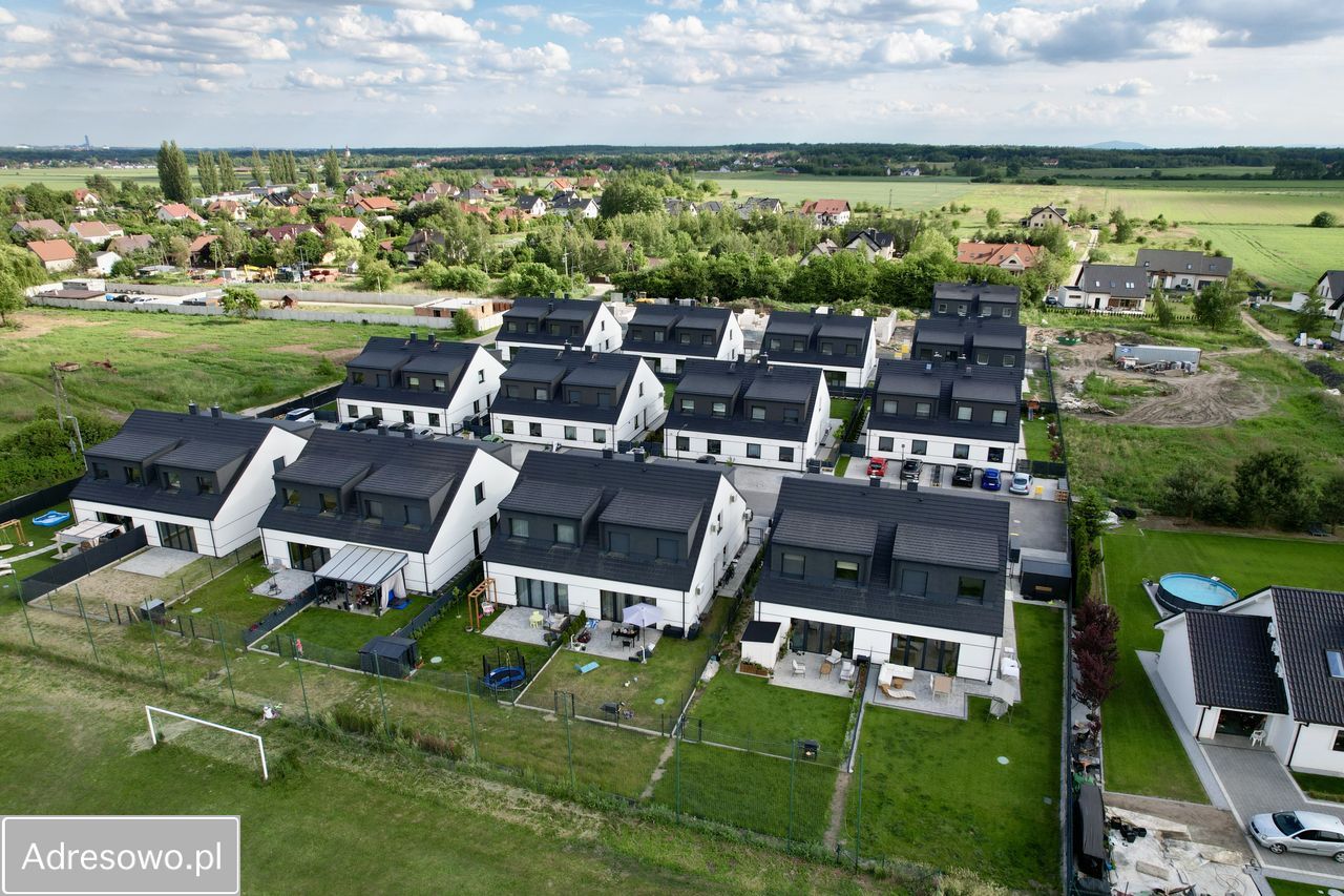 bliźniak, 6 pokoi Pisarzowice. Zdjęcie 2
