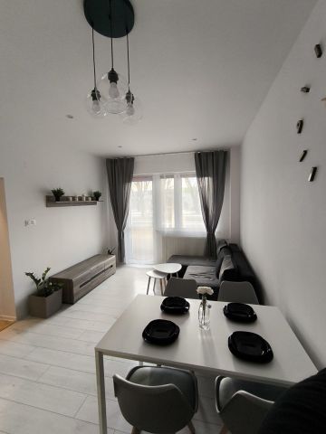 Mieszkanie 2-pokojowe Tarnów, ul. Polskiego Czerwonego Krzyża. Zdjęcie 1