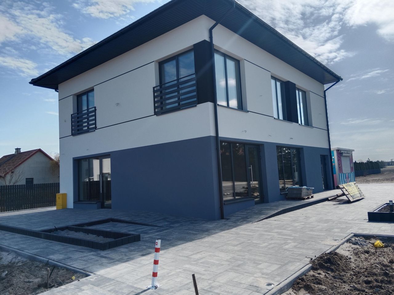 Lokal Niegów, ul. Handlowa. Zdjęcie 1