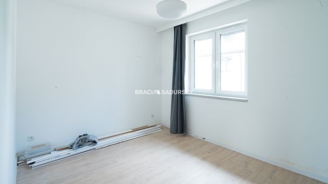 Mieszkanie 4-pokojowe Strumiany. Zdjęcie 9