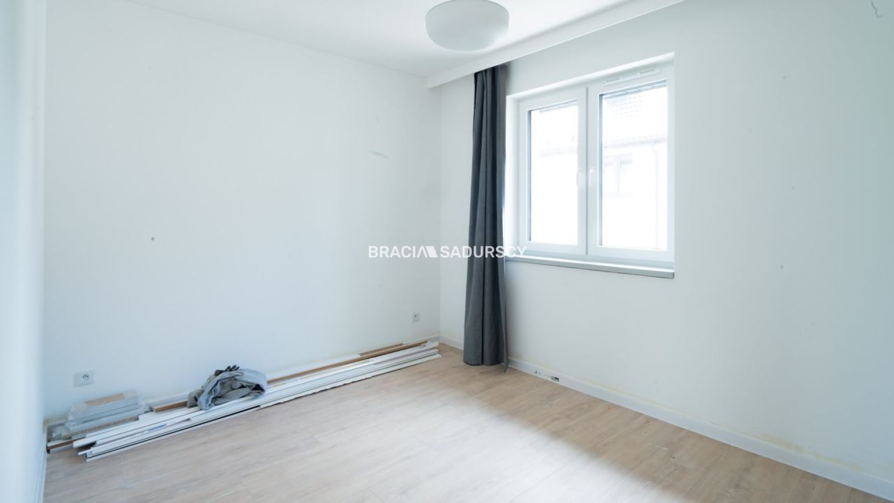 Mieszkanie 4-pokojowe Strumiany. Zdjęcie 9