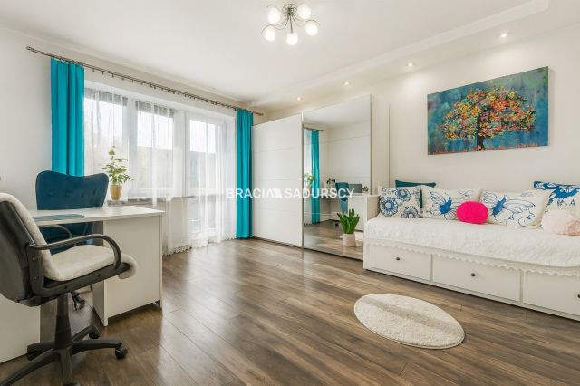 dom wolnostojący, 5 pokoi Kraków Podgórze, ul. Poronińska. Zdjęcie 2