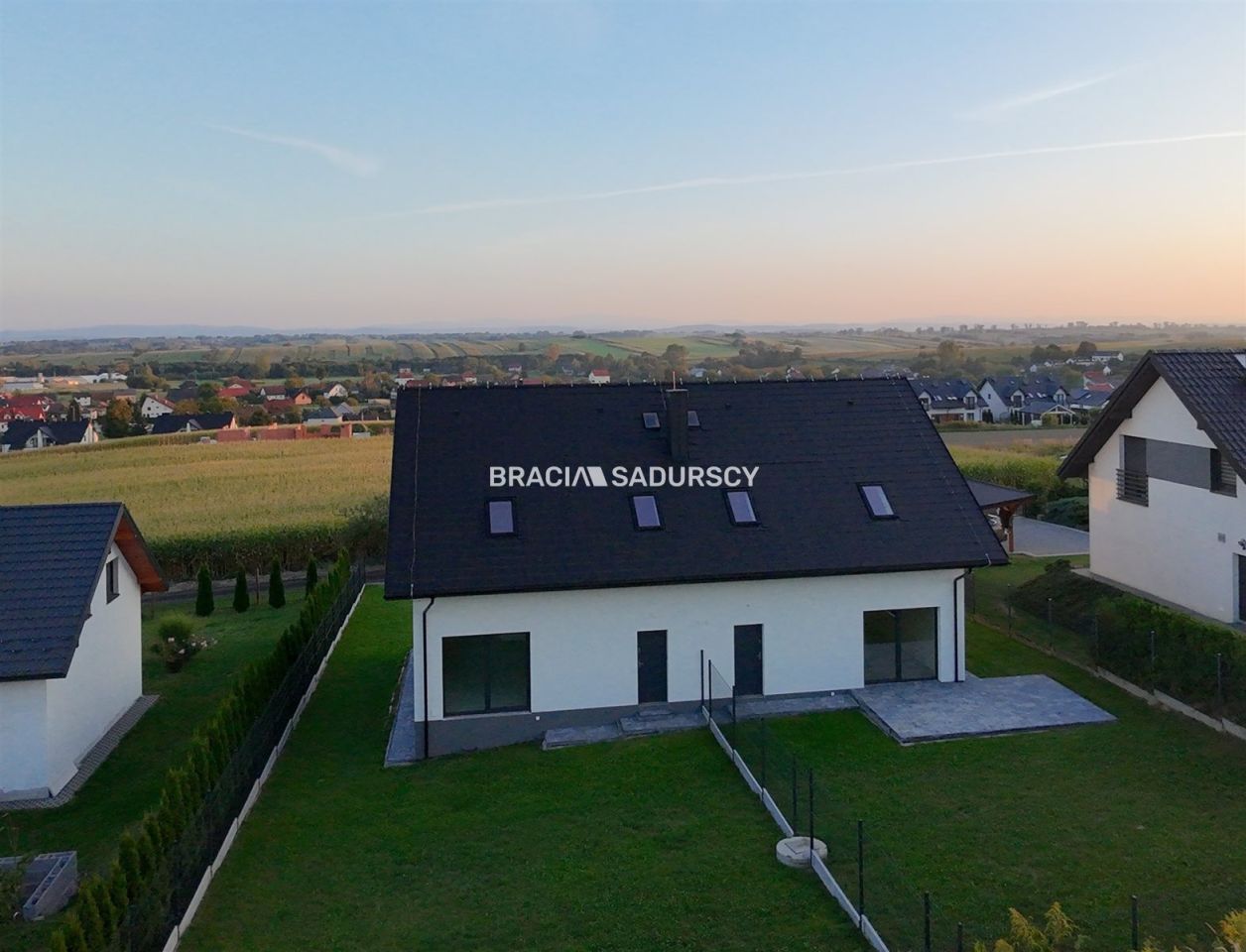 bliźniak, 5 pokoi Mników. Zdjęcie 15