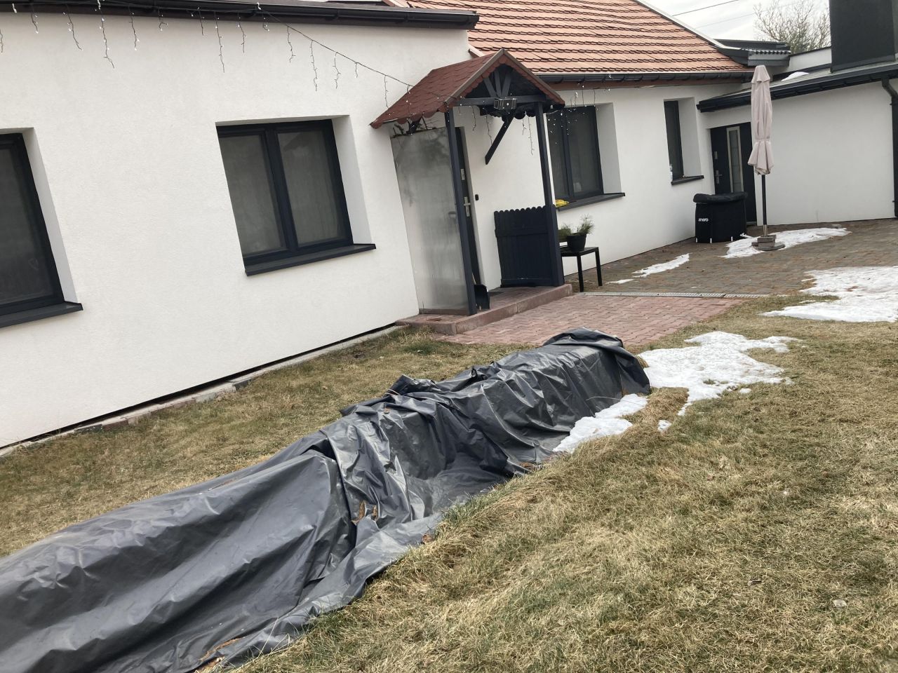 dom wolnostojący, 2 pokoje Częstochowa Wyczerpy Górne, ul. Tenisowa. Zdjęcie 1