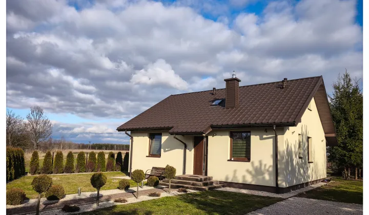 dom wolnostojący, 4 pokoje Trześń Błonie, ul. Szafirowa