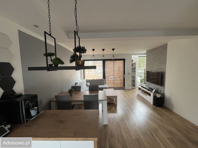 dom szeregowy, 4 pokoje Rączna. Zdjęcie 1