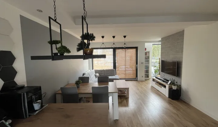 dom szeregowy, 4 pokoje Rączna