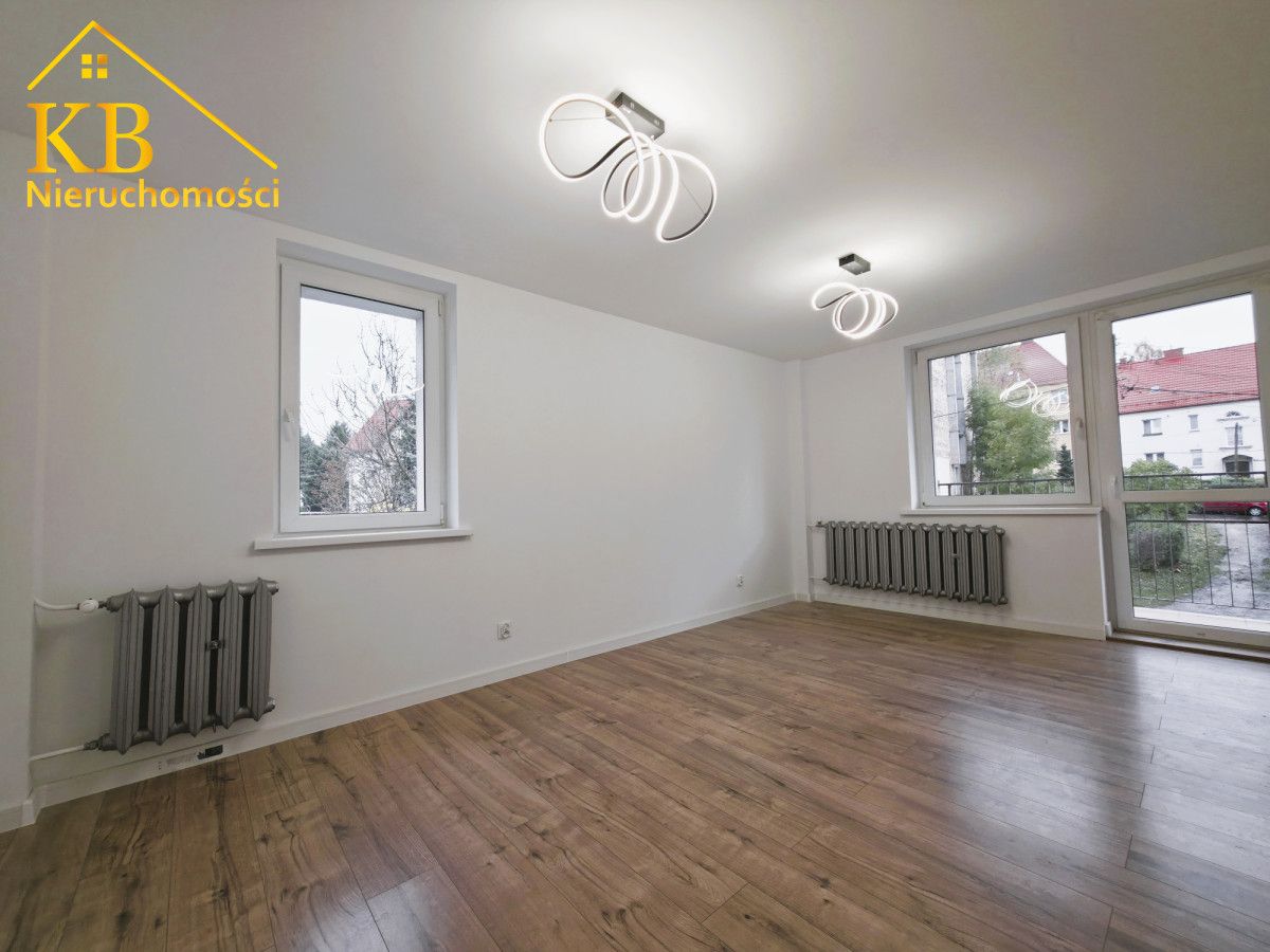 Mieszkanie 3-pokojowe Wałbrzych Biały Kamień. Zdjęcie 2