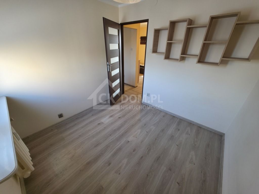 Mieszkanie 3-pokojowe Kielce, ul. Karczówkowska. Zdjęcie 2