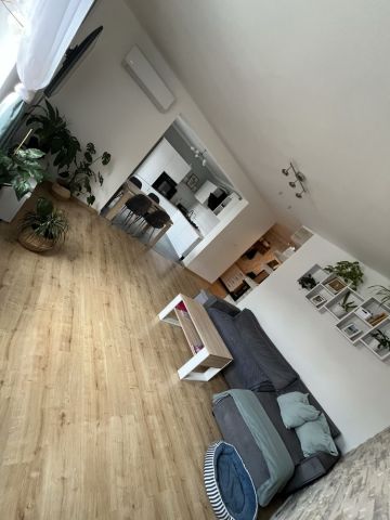 Mieszkanie 3-pokojowe Cyców, ul. Juliusza Słowackiego. Zdjęcie 1