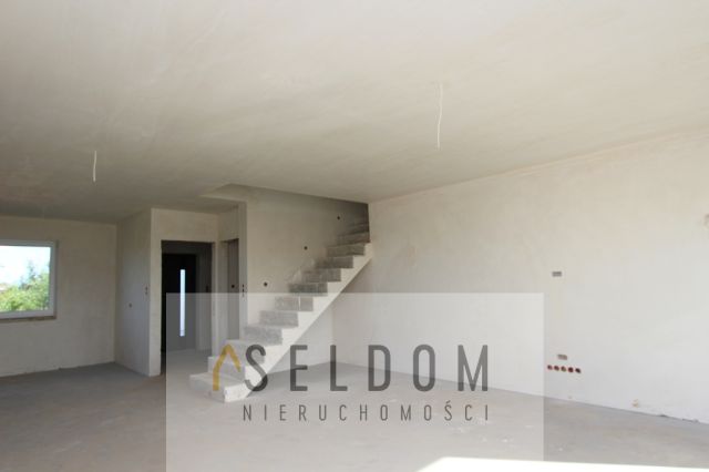 bliźniak, 4 pokoje Ślesin. Zdjęcie 14