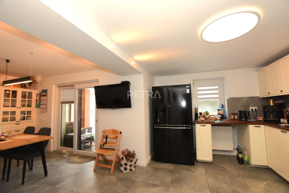 dom wolnostojący, 6 pokoi Dawidy Bankowe. Zdjęcie 2