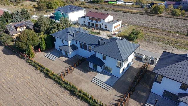 bliźniak, 6 pokoi Opacz Mała. Zdjęcie 21