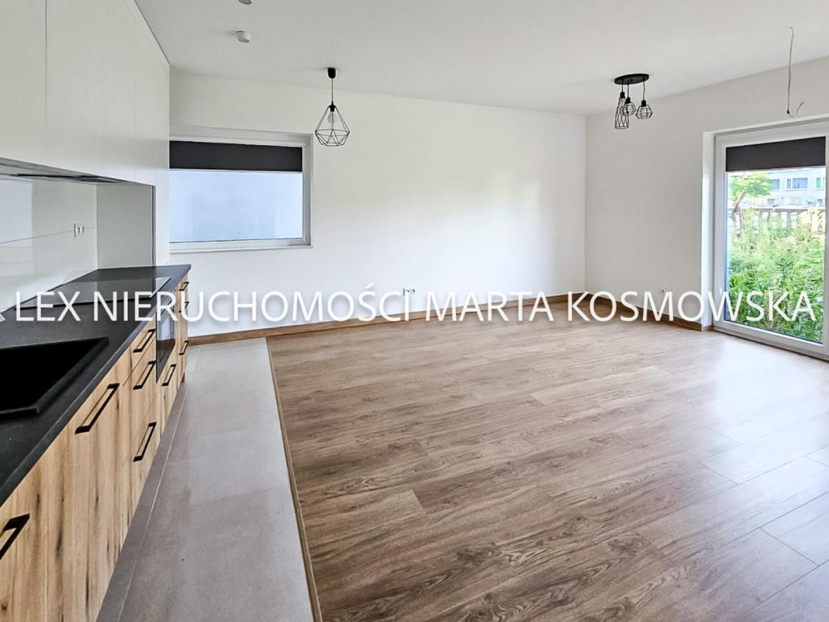 Mieszkanie 5-pokojowe Warszawa Włochy, ul. Nasienna. Zdjęcie 1