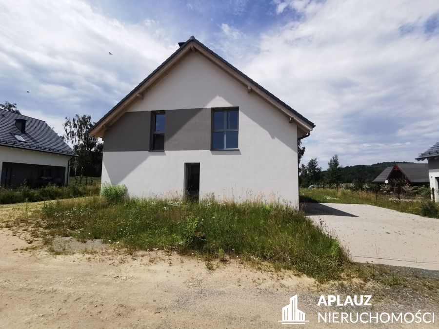 dom wolnostojący, 5 pokoi Jelenia Góra Czarne. Zdjęcie 4