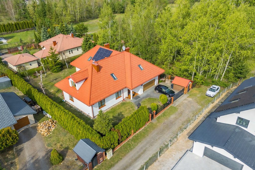 dom wolnostojący, 6 pokoi Borzęcin Mały, ul. Kosmowska. Zdjęcie 1