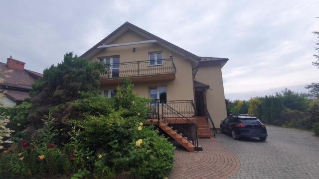 dom wolnostojący, 5 pokoi Piaseczno. Zdjęcie 1