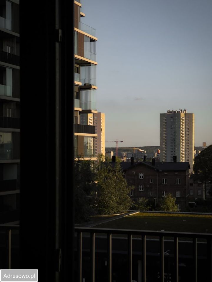 Mieszkanie 3-pokojowe Katowice Bogucice, ul. Henryka Mikołaja Góreckiego. Zdjęcie 5