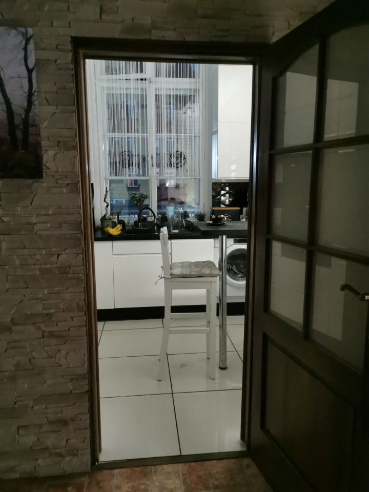 Mieszkanie 2-pokojowe Jelenia Góra Centrum, pl. ks. kard. Stefana Wyszyńskiego. Zdjęcie 2