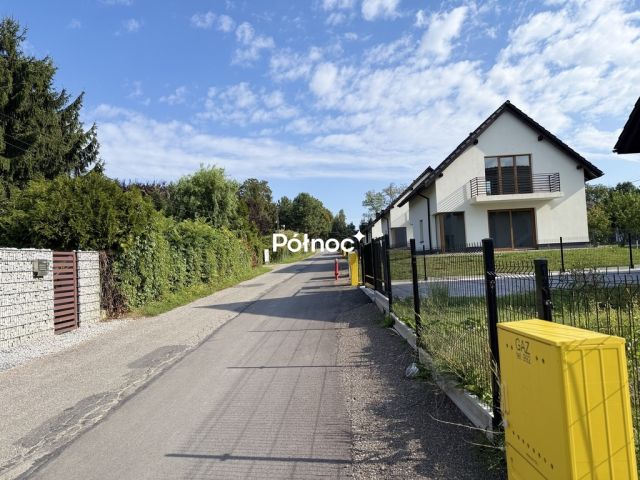 dom wolnostojący, 4 pokoje Liszki. Zdjęcie 2