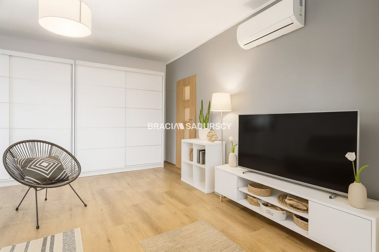 Mieszkanie 2-pokojowe Kraków Czyżyny, os. Dywizjonu 303. Zdjęcie 4