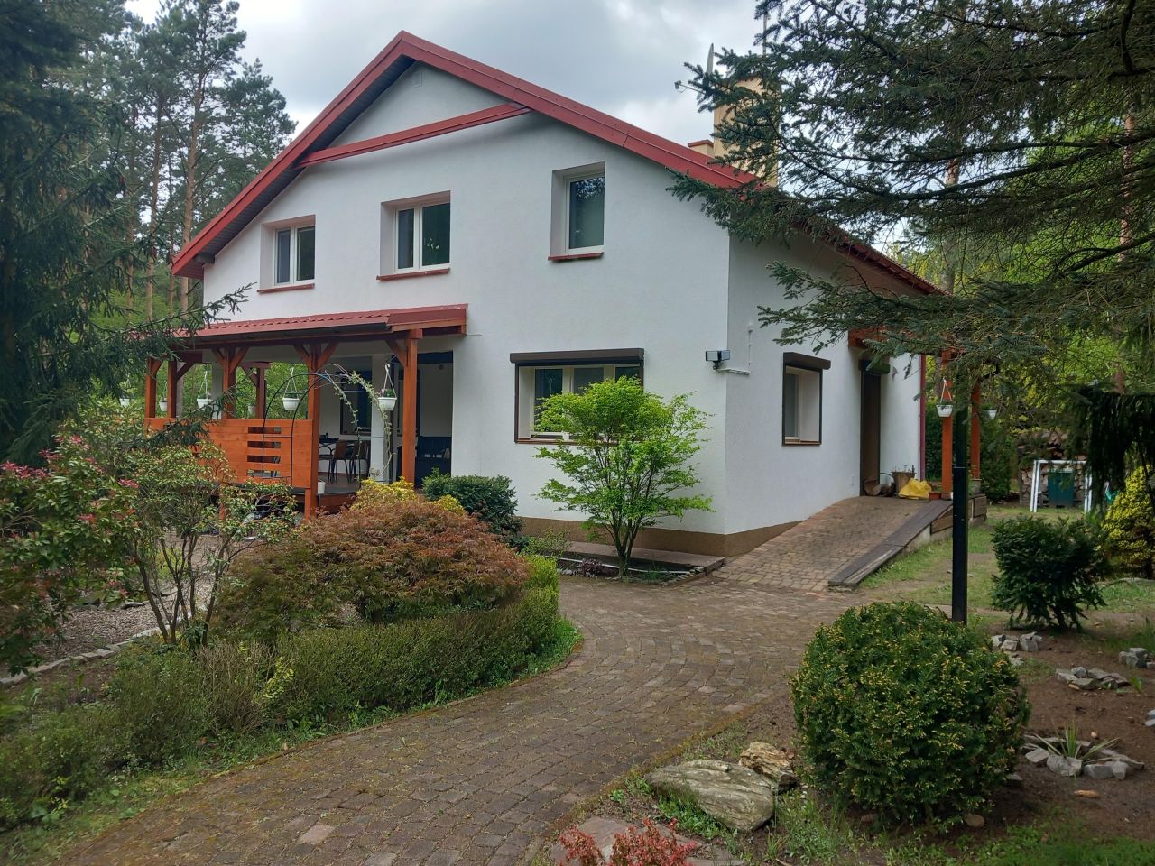 dom wolnostojący, 5 pokoi Kębliny, ul. Modrzewiowa. Zdjęcie 1