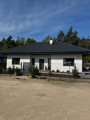 dom wolnostojący, 3 pokoje Wieniec. Zdjęcie 1