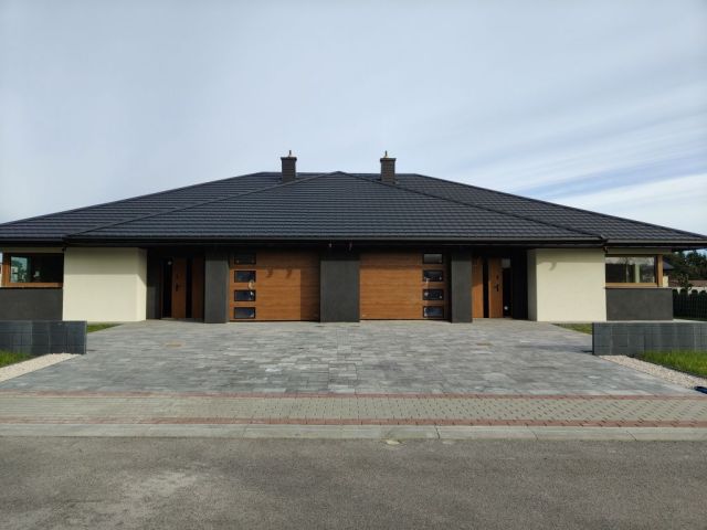 bliźniak Tomaszów Lubelski, ul. Wiejska. Zdjęcie 1