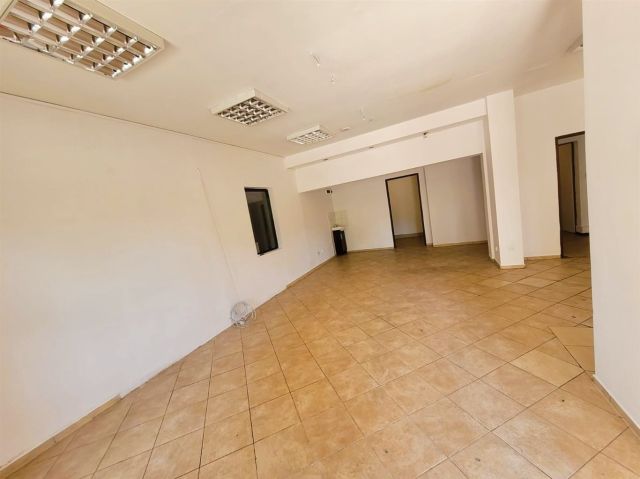 Lokal Sosnowiec Klimontów, ul. mjr. Henryka Hubala-Dobrzańskiego. Zdjęcie 3