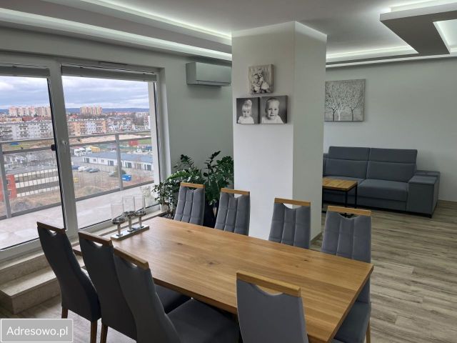 Mieszkanie 3-pokojowe Rumia, ul. Żeglarzy. Zdjęcie 1