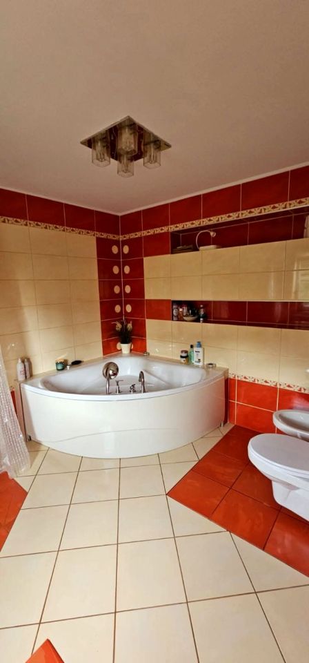 dom wolnostojący, 8 pokoi Wałbrzych Biały Kamień, ul. gen. Józefa Bema. Zdjęcie 6