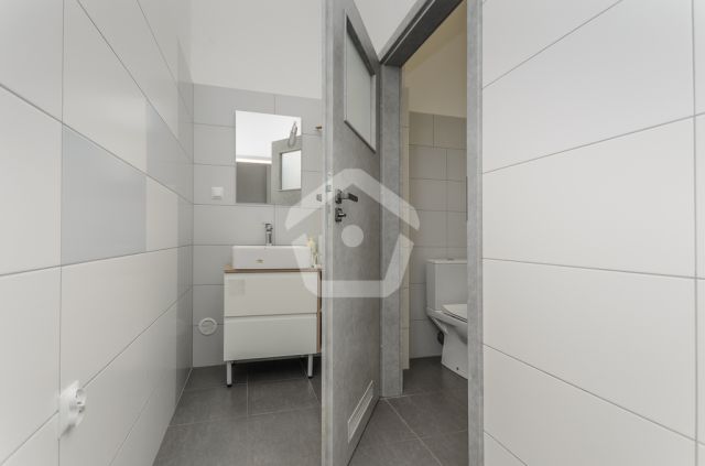 Hala/magazyn Łąka. Zdjęcie 11