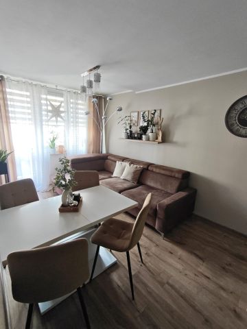 Mieszkanie 3-pokojowe Wodzisław Śląski, ul. kard. Stefana Wyszyńskiego. Zdjęcie 1