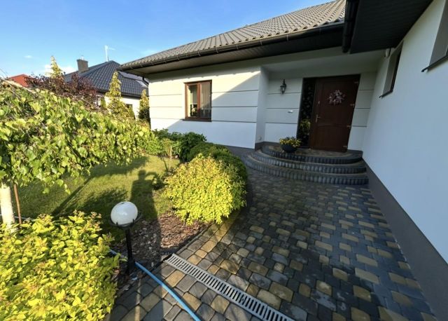 dom wolnostojący, 3 pokoje Łuszczanowice, Złota. Zdjęcie 1