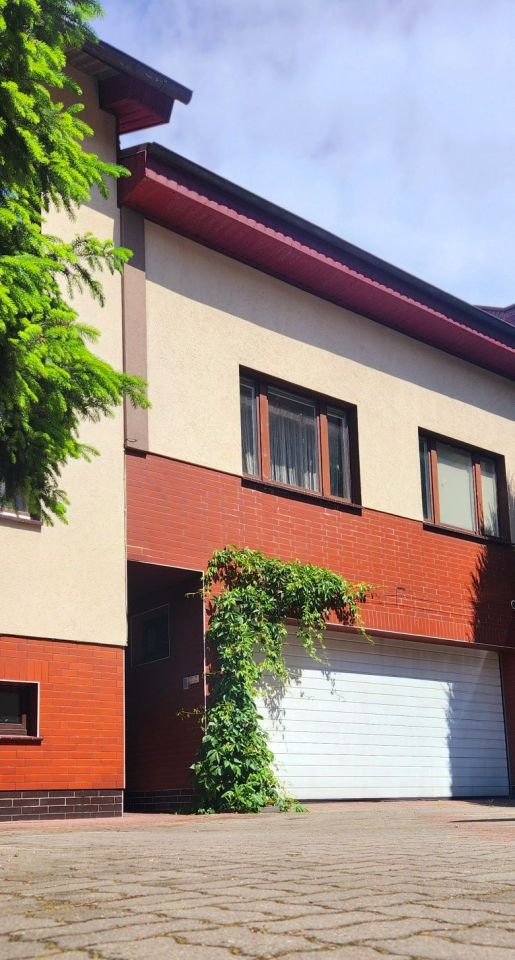 dom wolnostojący, 7 pokoi Gniezno Centrum. Zdjęcie 2