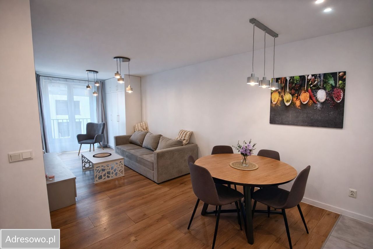 Mieszkanie 3-pokojowe Kraków Podgórze, ul. Tadeusza Romanowicza. Zdjęcie 1