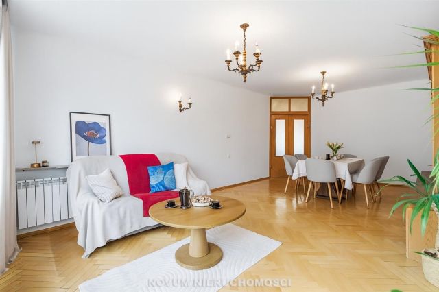 dom wolnostojący, 12 pokoi Tarnowskie Góry Centrum. Zdjęcie 9