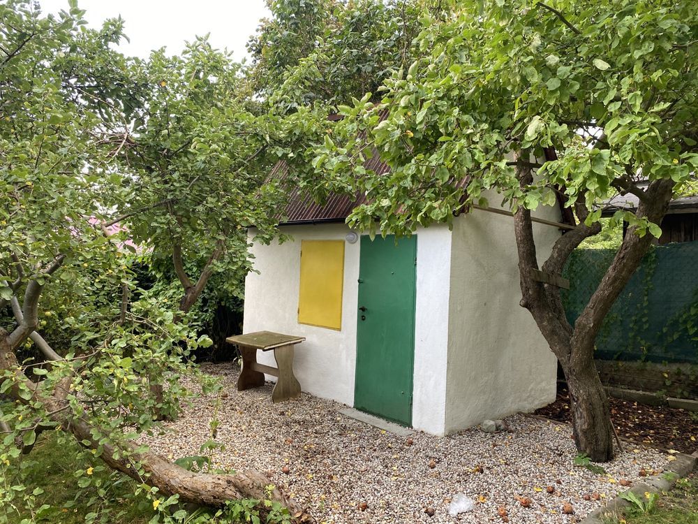 Tokë, 300 m²