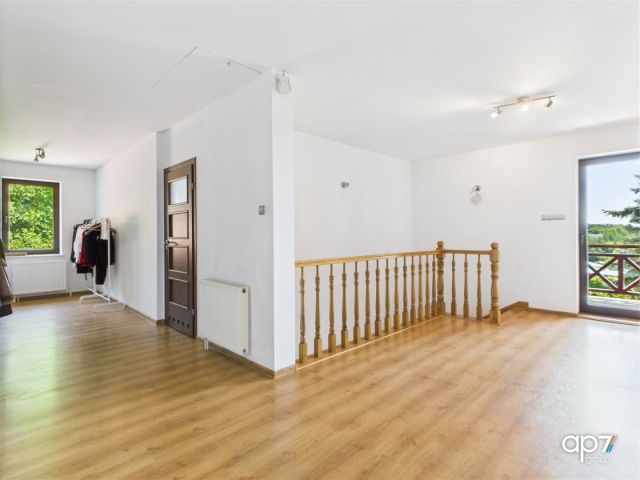 dom wolnostojący, 6 pokoi Karniowice. Zdjęcie 10