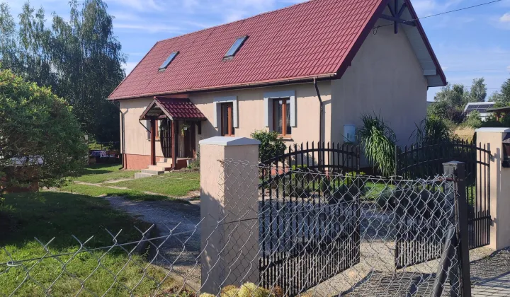 dom wolnostojący, 4 pokoje Dorohucza, Dorohucza 155