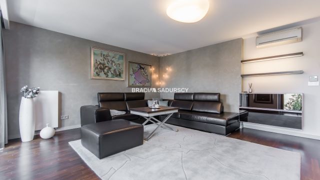 Mieszkanie 4-pokojowe Kraków Dębniki, ul. Kazimierza Pułaskiego. Zdjęcie 1