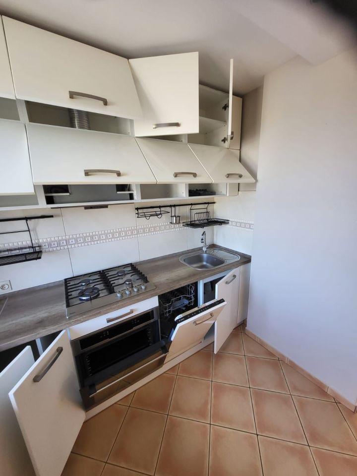 Mieszkanie 3-pokojowe Krosno, ul. Naftowa. Zdjęcie 4