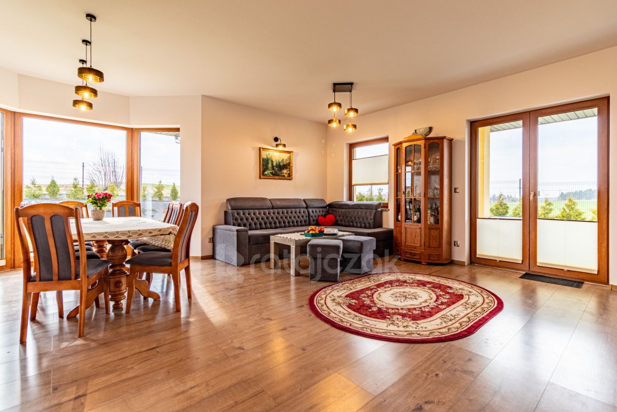 dom wolnostojący, 4 pokoje Strzepcz. Zdjęcie 5