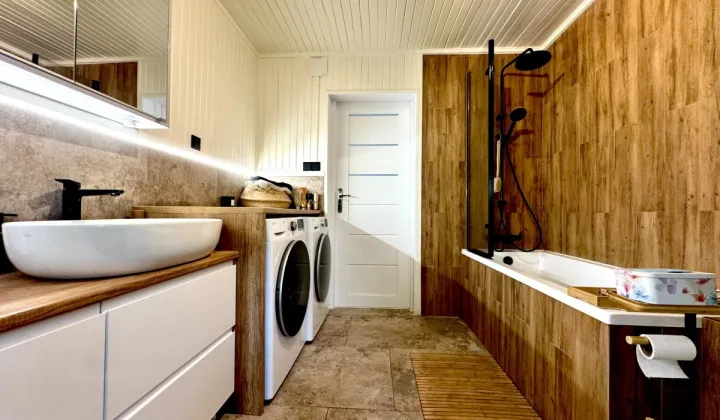 dom wolnostojący, 7 pokoi Jelenia Góra, ul. Adama Mickiewicza