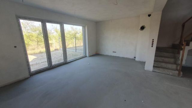 bliźniak, 5 pokoi Mroków. Zdjęcie 9