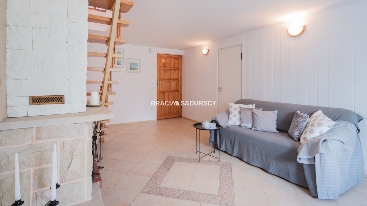 dom wolnostojący, 10 pokoi Łazy. Zdjęcie 10